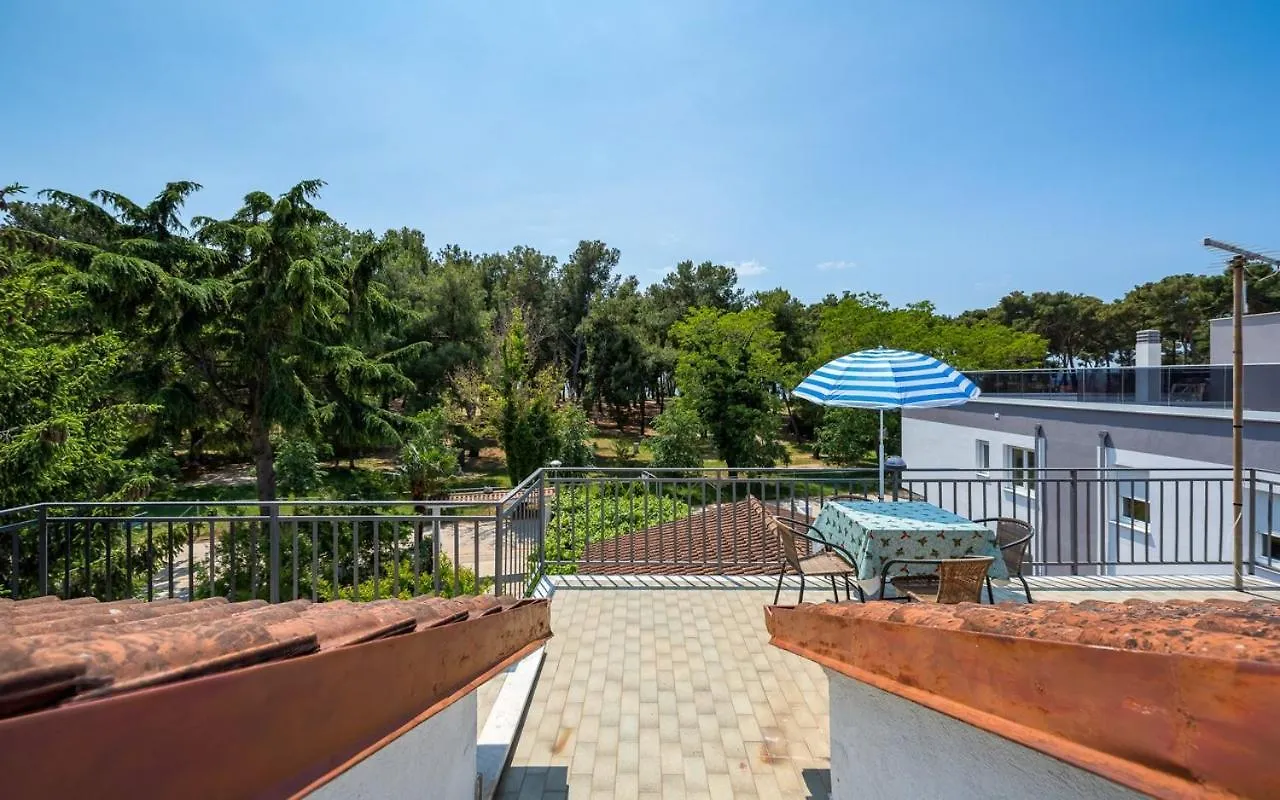 Apartmani Lido Bašanija Penzion