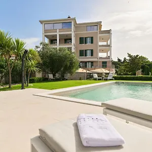 villa-hresc-1.hotelinzadar.com/